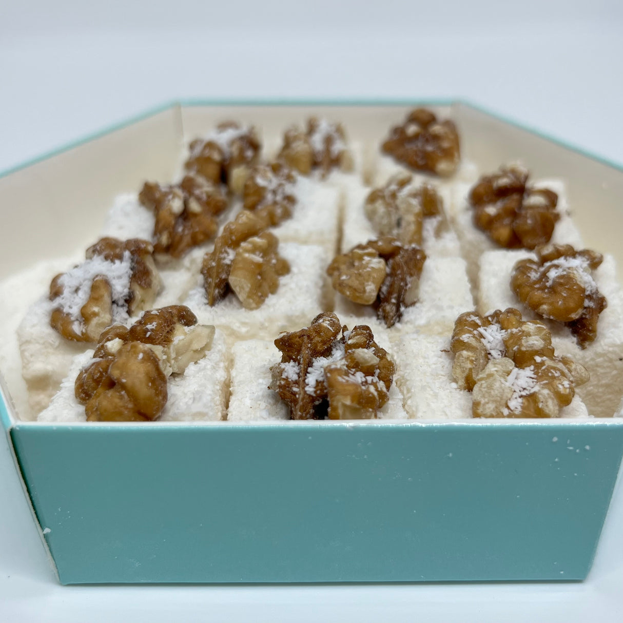 Carsibasi 프리미엄 호두 술탄 터키쉬 딜라이트 - 300g 육각 상자