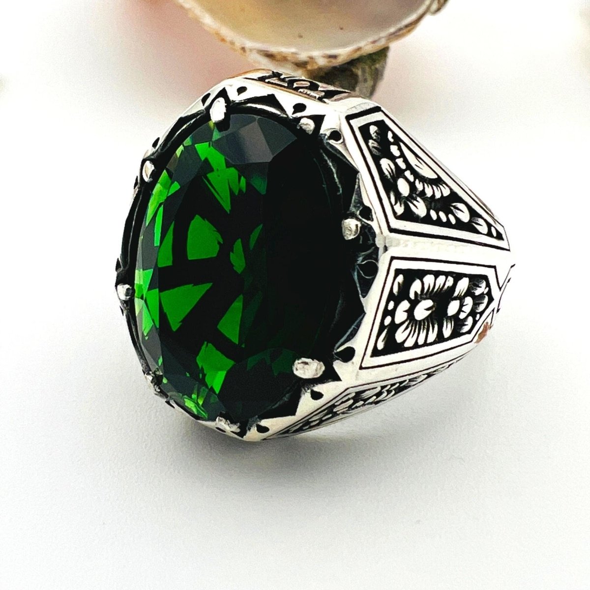 Green Emerald Stone Men's Ring - TryAladdin