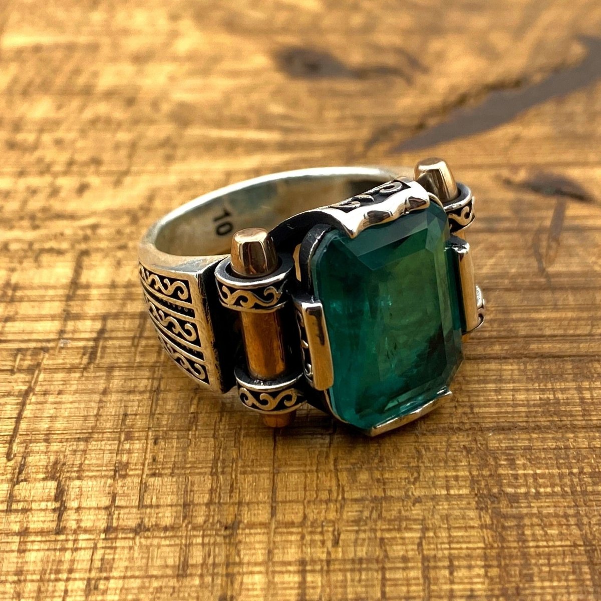 Green Tourmaline Stone Silver Men's Ring - TryAladdin