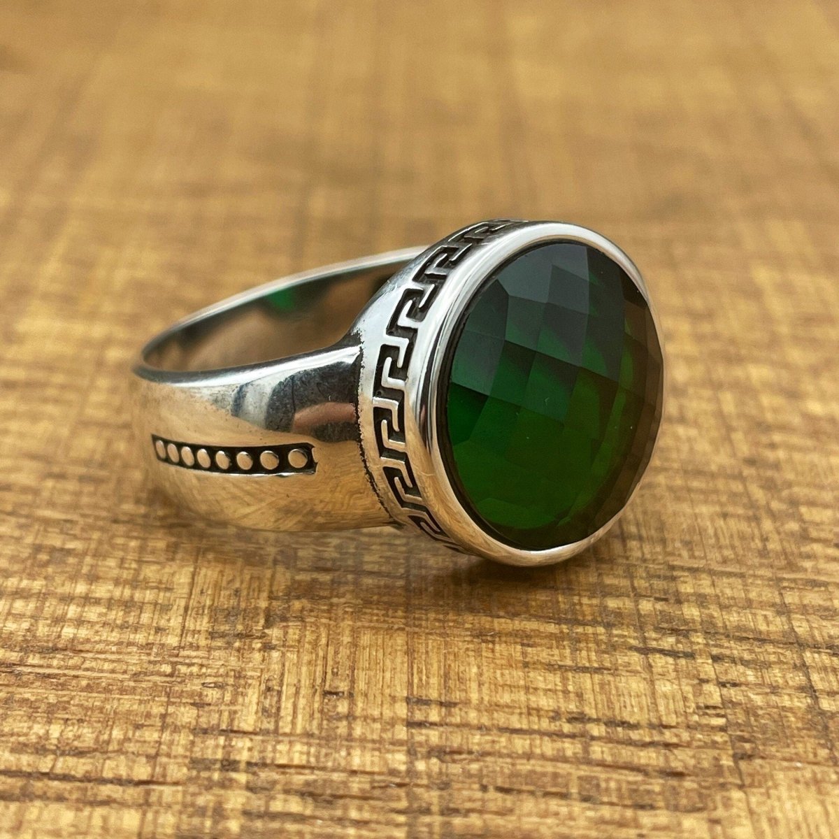 Handmade Minimalist Oval Green Zircon Silver Ring - TryAladdin