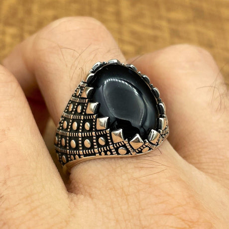 Handmade Silver Men's Oval Black Onyx Ring - TryAladdin