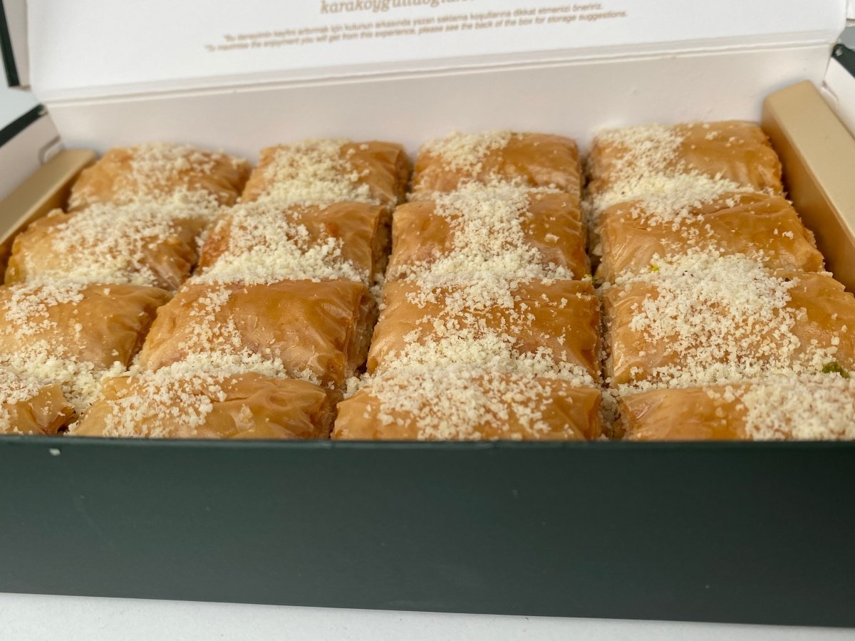 Karakoy Gulluoglu | Turkish Nadir Dolama Baklava with Hazelnut - TryAladdin