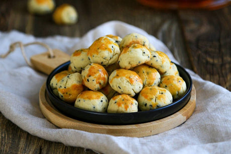 Koska | Turkish Cookies with Black Seeds - TryAladdin