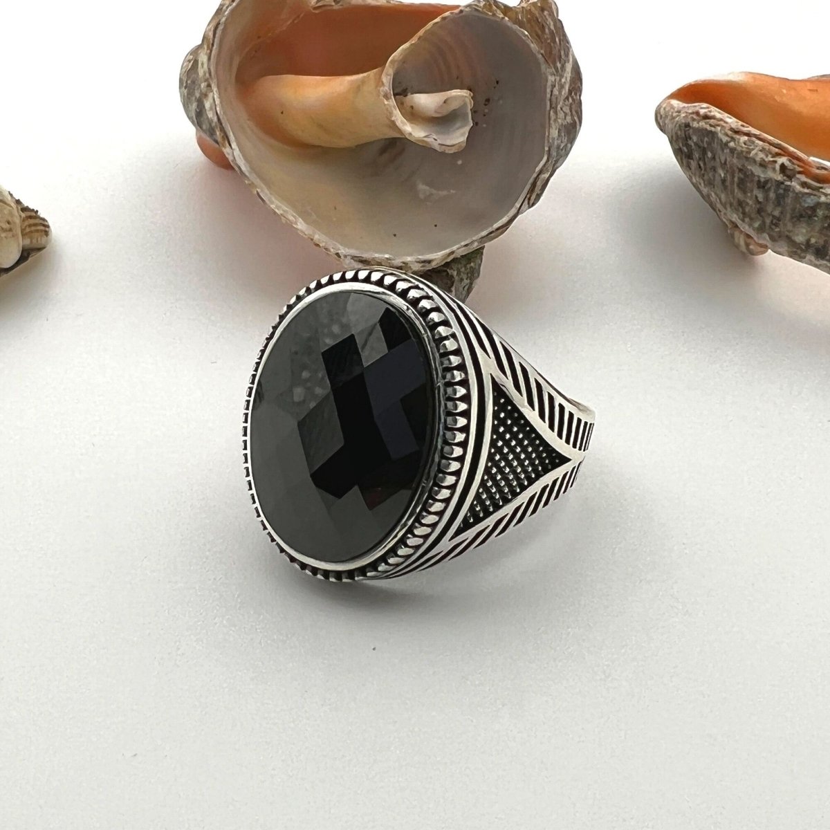 Men's Black Onyx Oval Stone Silver Ring - TryAladdin