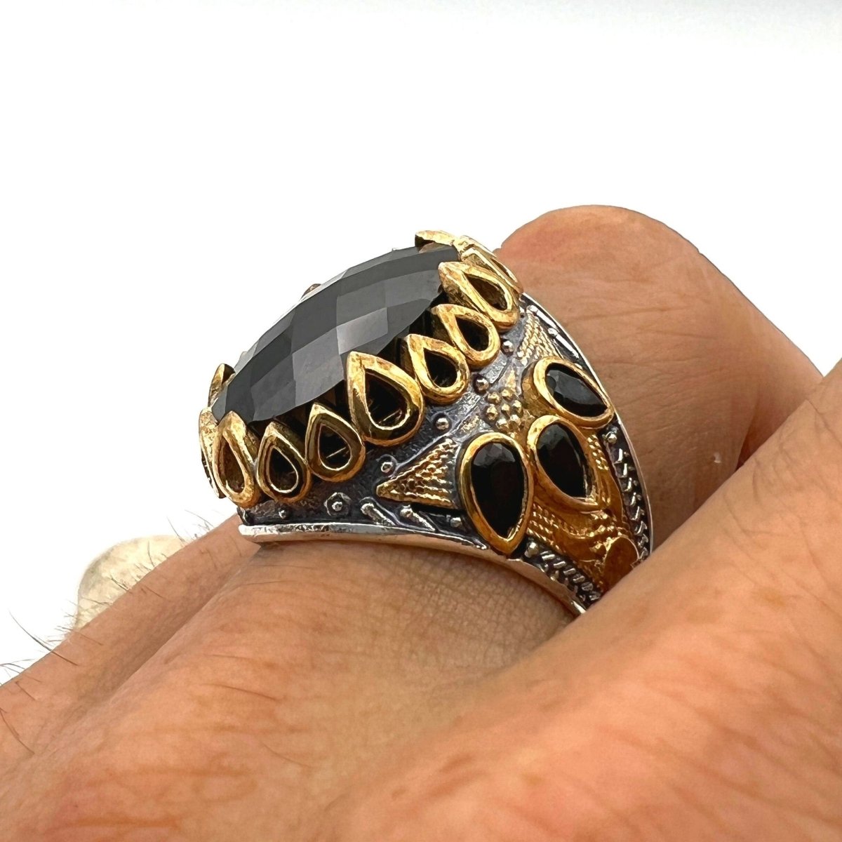 Men's Black Onyx Oval Stone Silver Ring - TryAladdin