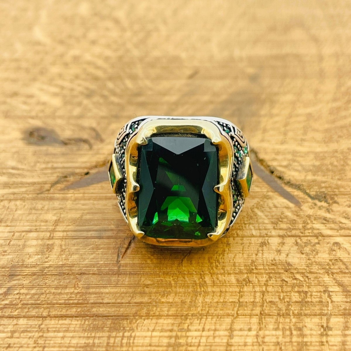 Men's Emerald Silver Ring - TryAladdin