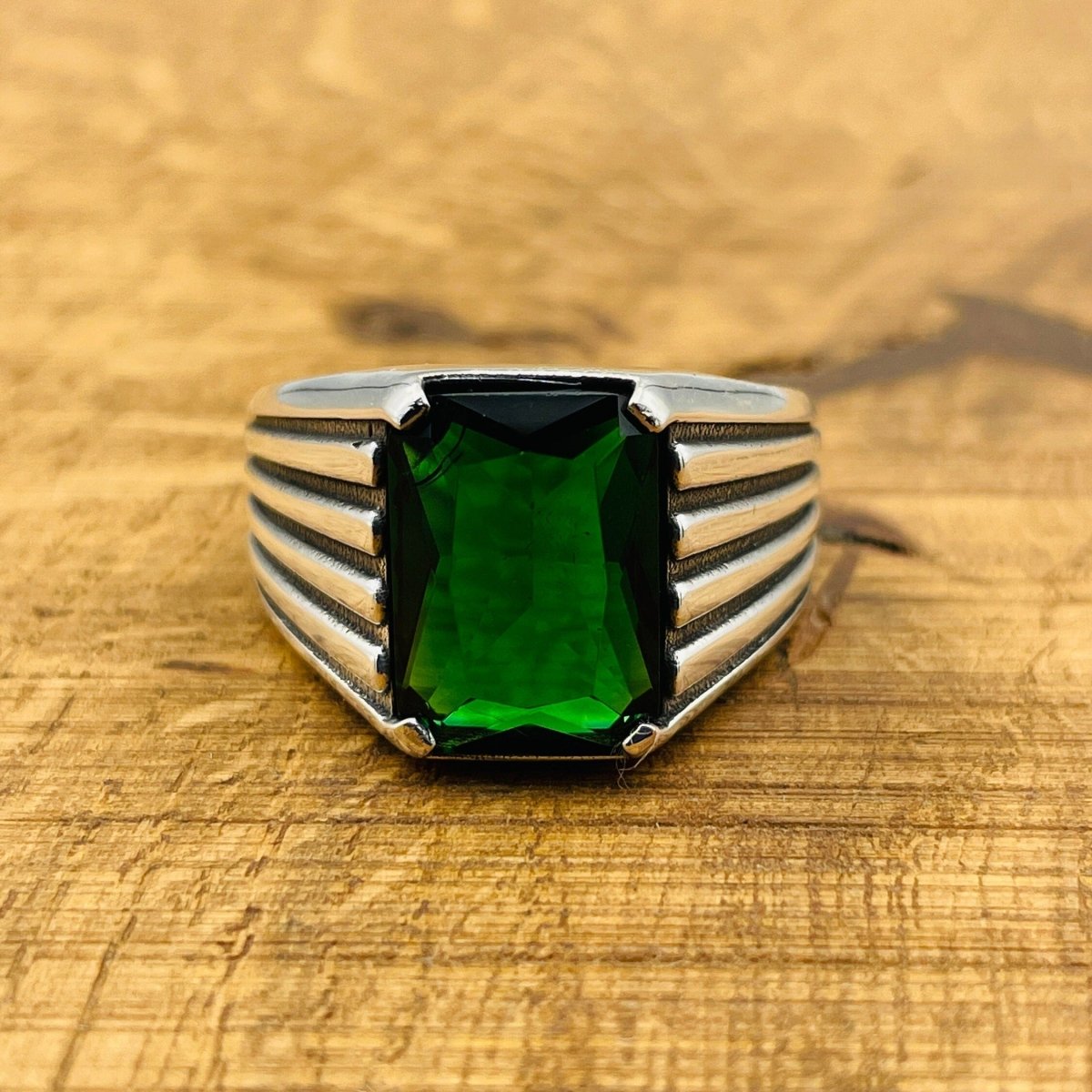 Men's Green Emerald Stone Silver Ring - TryAladdin