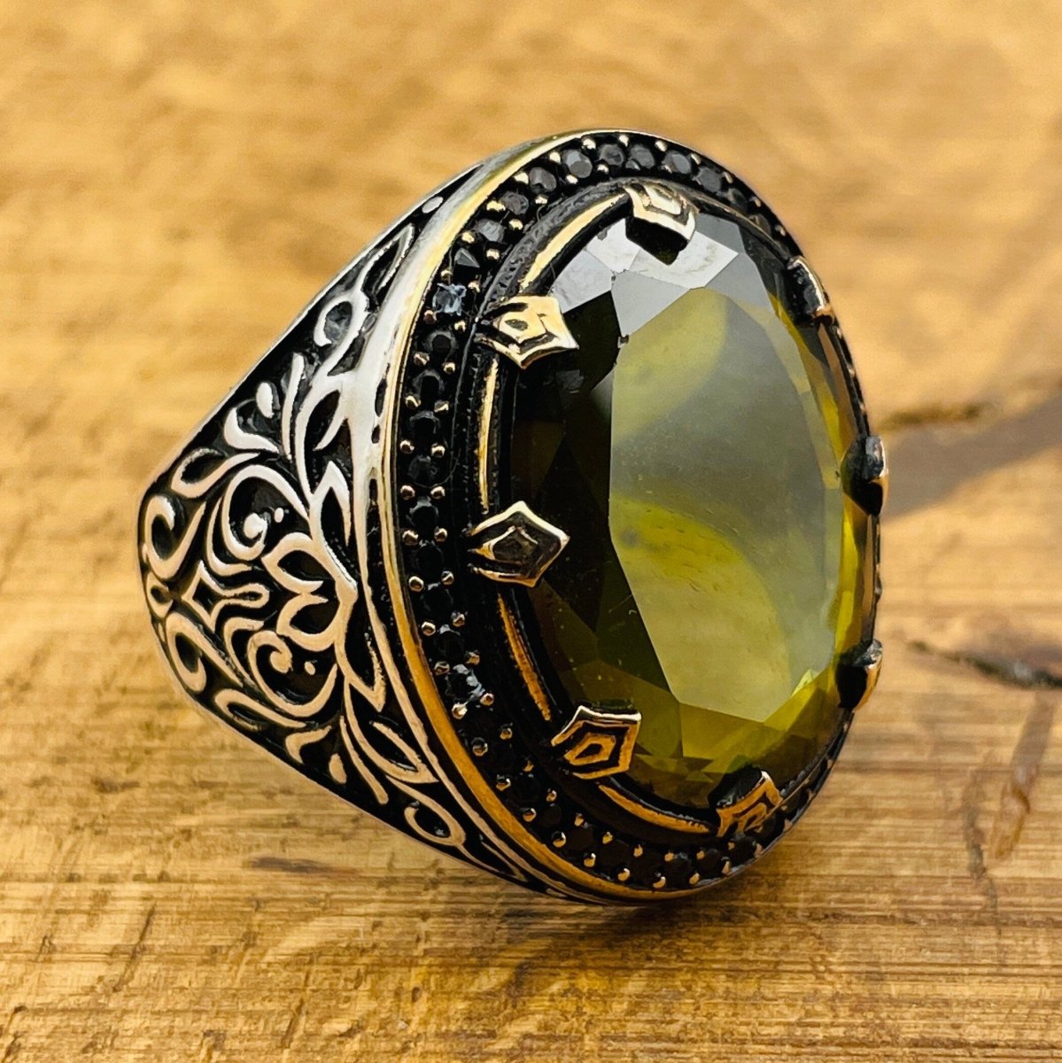 Men's Green Peridot Oval Ring - TryAladdin