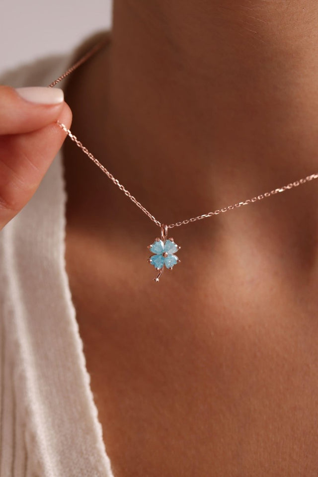 Nereze | Rose Plated 4 Leaves Blue Stone Clover Necklace - TryAladdin