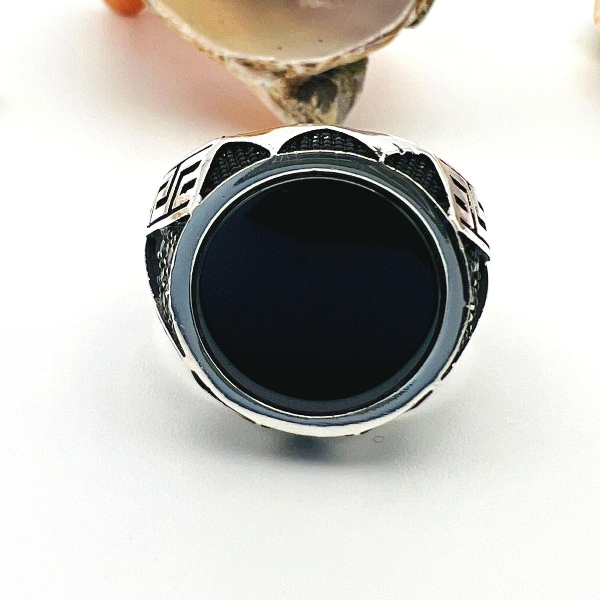 Onyx Men's Silver Ring - TryAladdin