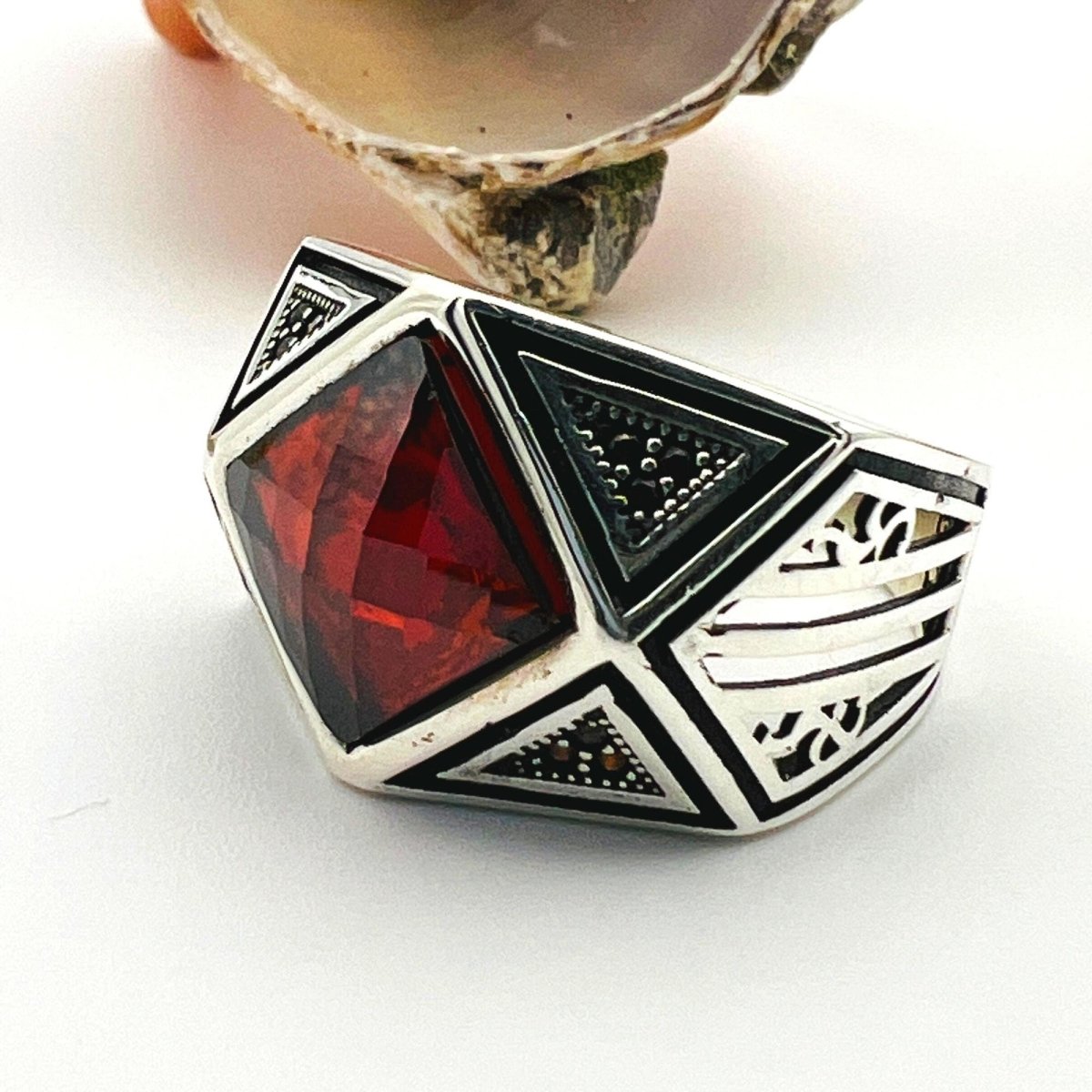 Red Ruby Stone Men's Ring - TryAladdin