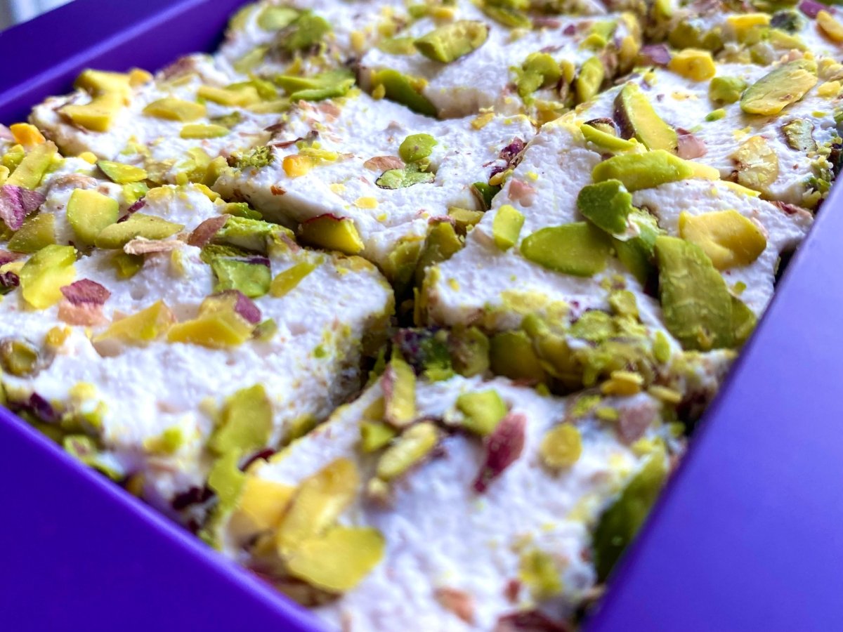 Sultanas | Turkish Delight with Nougat Pistachio Wick - TryAladdin