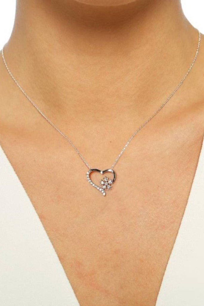 Taki | Silver Heart Snowflake Women Necklace Valentine Gift - TryAladdin