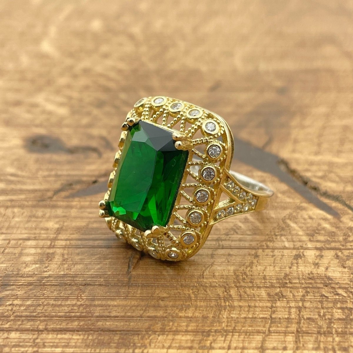 Women's Emerald Silver Ring - TryAladdin