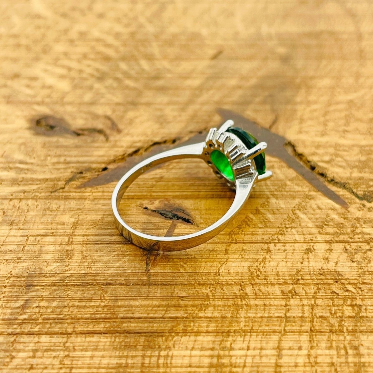 Women's Green Emerald Ring - TryAladdin