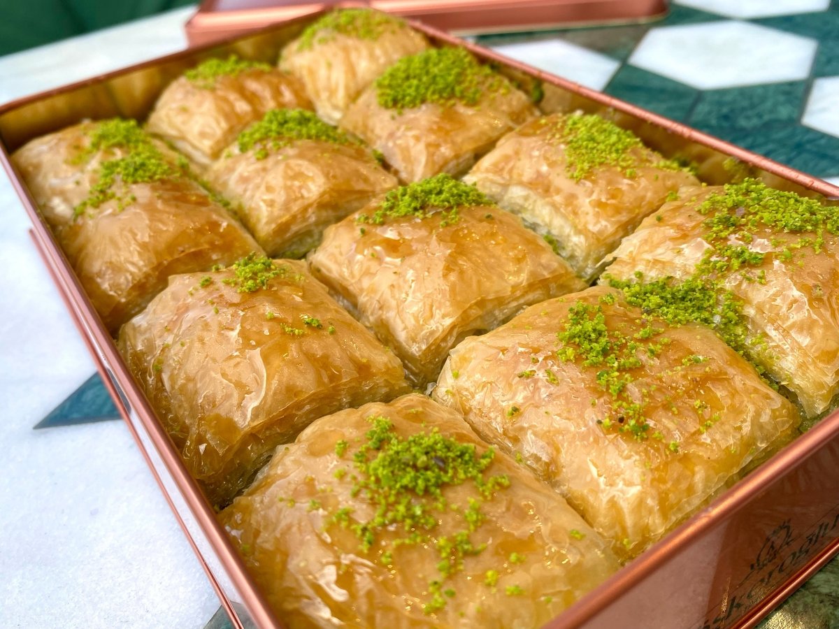 Koskeroglu | Square Baklava with Pistachio in Gift Metal Box - TryAladdin